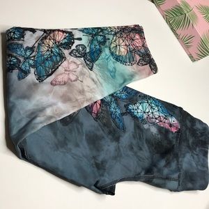 Evolution Creation yoga capri leggings